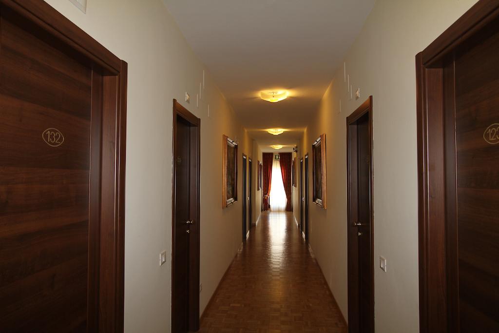 La Vecchia Fattoria Otel Loreto Oda fotoğraf