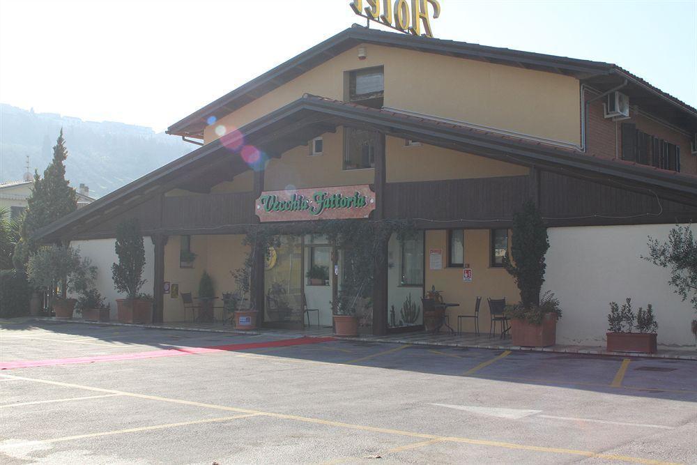 La Vecchia Fattoria Otel Loreto Dış mekan fotoğraf